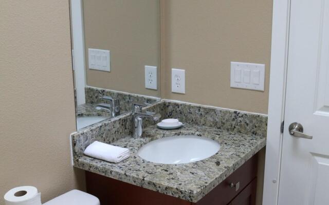 Quiet Clean and Comfortable Room