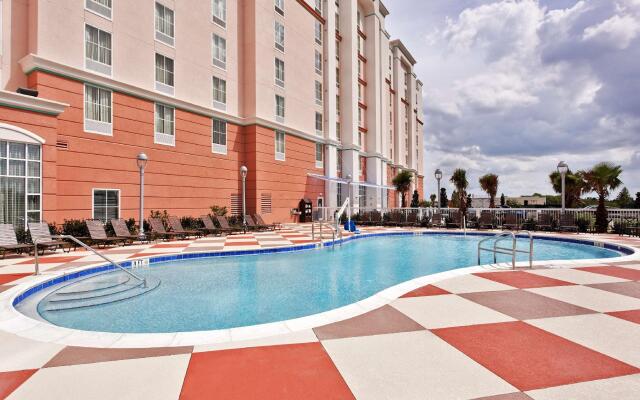 Hampton Inn & Suites Orlando Airport @ Gateway Village