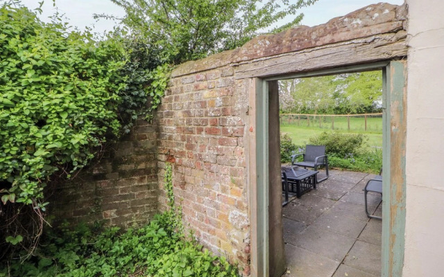 The Hideaway @ Waverton Villa