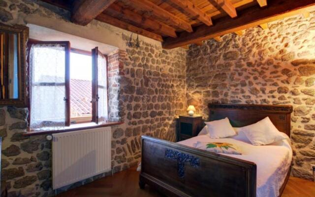 Gîte Essertines-en-Châtelneuf, 3 pièces, 6 personnes - FR-1-496-16