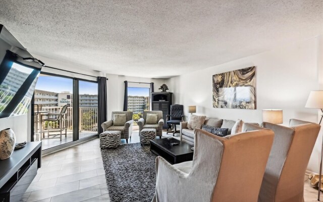 Inlet Reef 518 2 Bedroom Condo by RedAwning