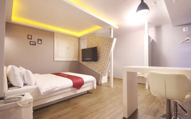 Jeonju Sanjeongdong Kan