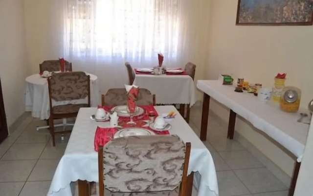 Ebuhleni Guest Lodge