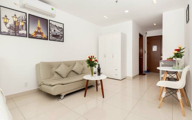 Le Hieu Apartment at Sky Center