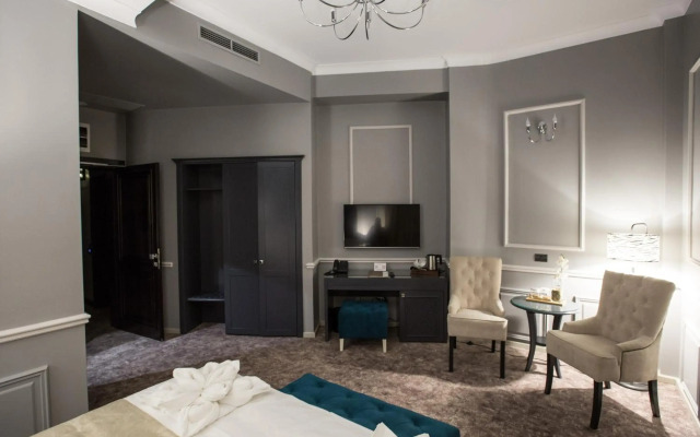 Peninsula Boutique Hotel