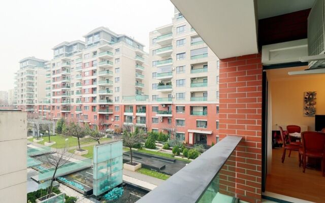 Emerald Apartment