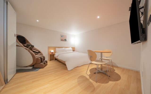 Aank Hotel Guri