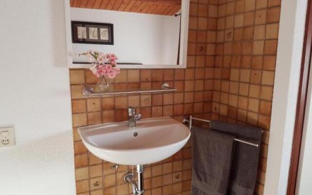 HUIS MARIANNE Bed by the Sea
