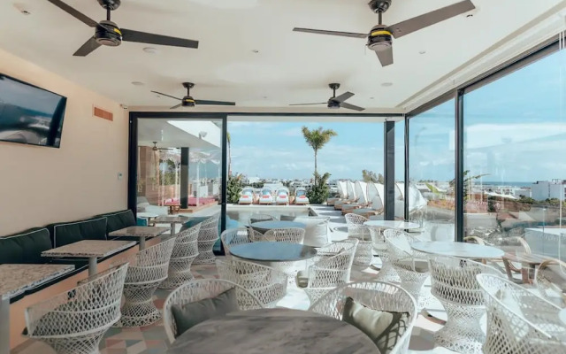 Calixta Hotel