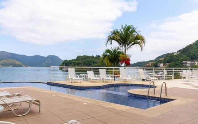 Apartamento pé na areia, vista cinematográfica!