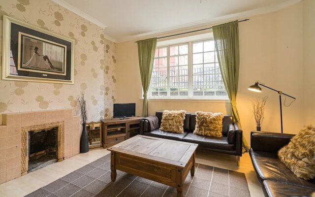 Stunning Royal Mile Old Town Apartment