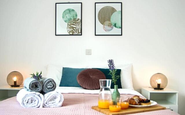 Phaedrus Living: Seaside Luxury Flat Natalia House 102