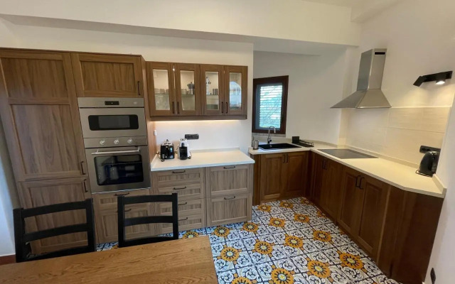 John Sea Suites