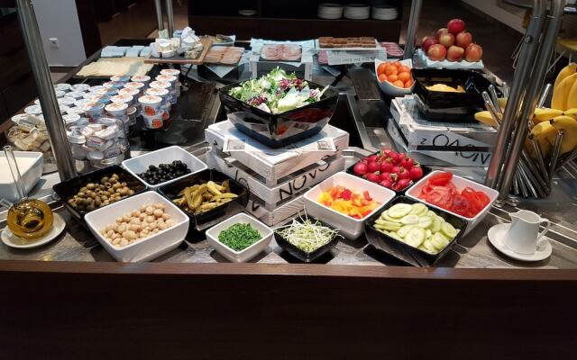 Apartments with Event Space & Hot Tub