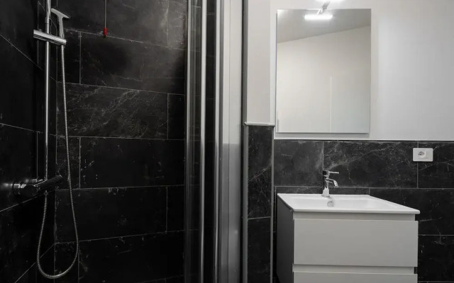Carducci Modern Apartment 3 by Wonderful Italy