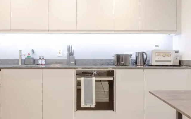 Modern Flat in the Heart of West London