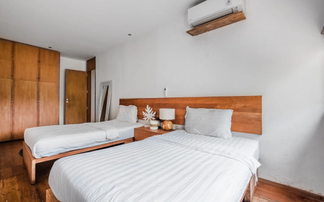 Jimbaran Balangan BeachFront Villa Nakar