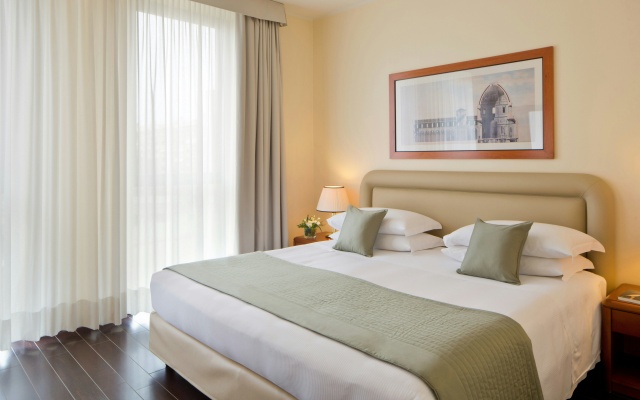 Отель Starhotels Business Palace