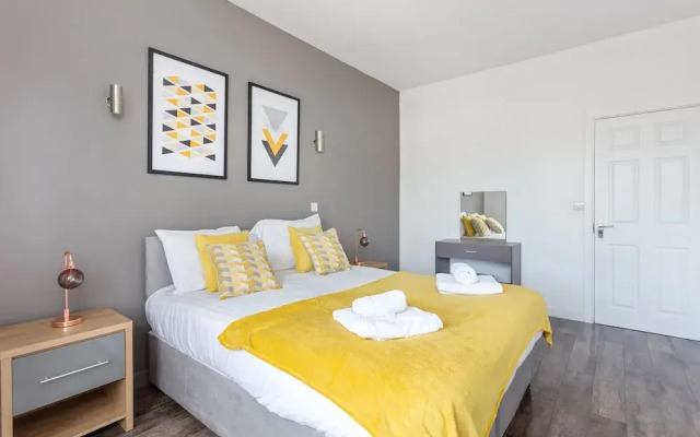 Modern Executive Apartment Peterborough