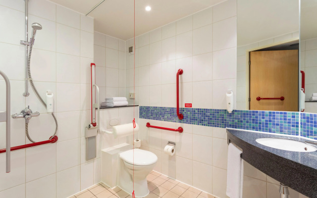 Holiday Inn Express Birmingham Redditch by IHG