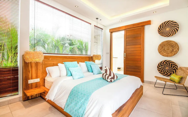 Modern 4 BR Villa 400m to the Beach in Canggu