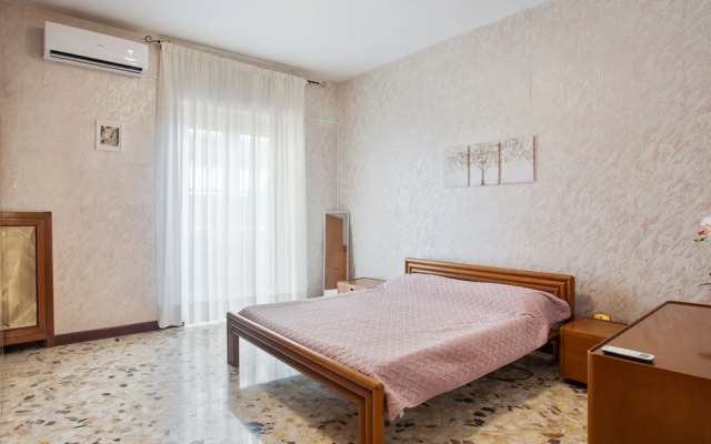 Pane & Pomodoro Beach Roomy Flat
