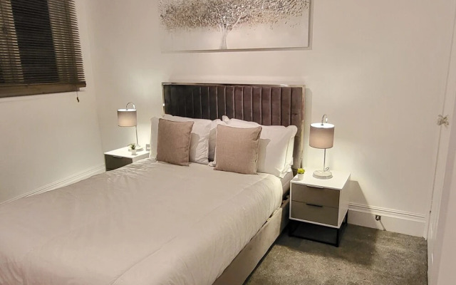 Canary Wharf - Colt Street