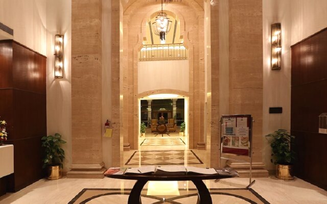 DLF Club 5