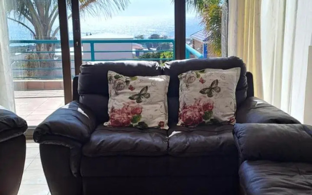 Villa @ 19 Palm with spectacular sea views