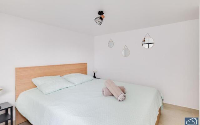 Cosy T3 near Les Terrasses du Port