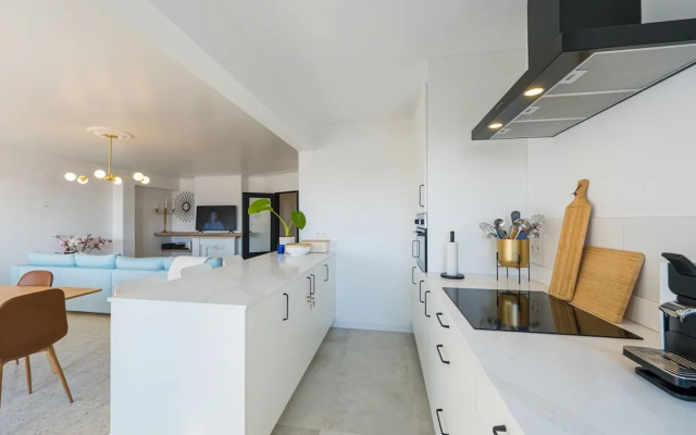 Apartment With Hinterland Views