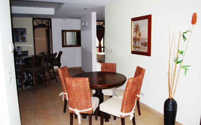 5th Flr Ocean View Penthouse with 2 Level Balcony