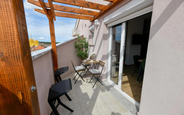 Modern holiday apartment "Libra" with swimming pool