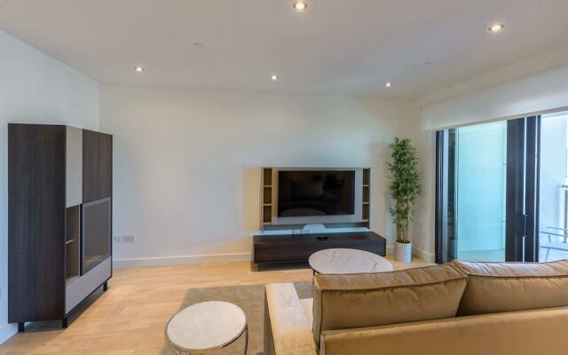 Luxury Modern Apartment With Exceptional Views! Hosted by Sweetstay