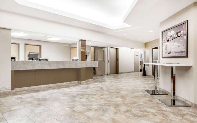 Super 8 by Wyndham Prince Albert