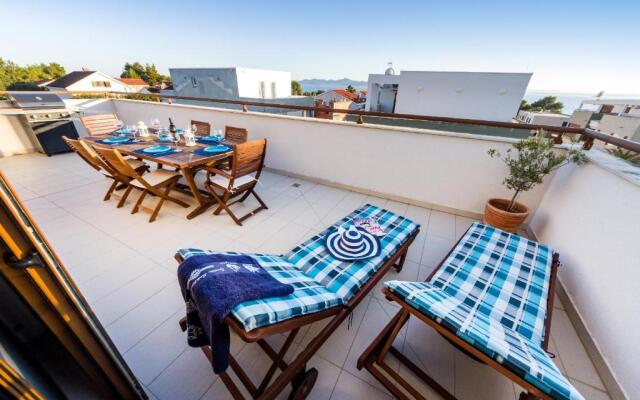 Aquamarine Deluxe Penthouse Apartment
