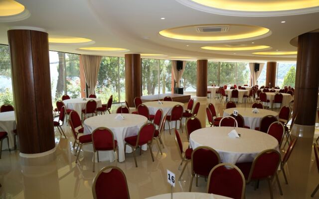 Douma Hotel