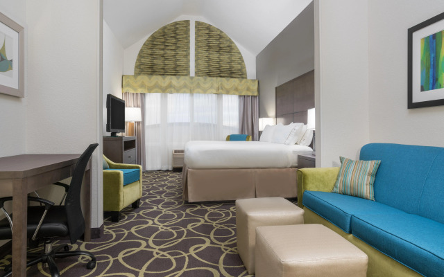 Holiday Inn Express & Suites Ames by IHG