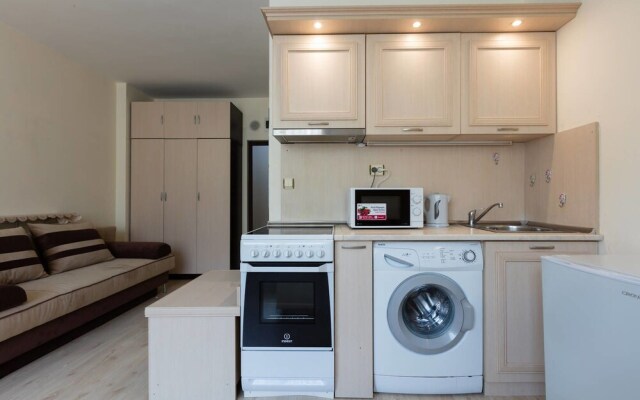 Apartment with Kitchenette in Avalon Complex