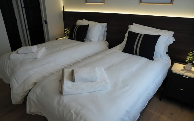 1st Floor Luxury 2-bed Apt, Sleeps 6