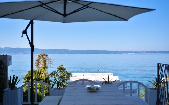 Amazing Home in Podstrana With Wifi and 5 Bedrooms