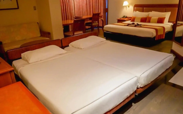 Topland Hotel & Convention Centre