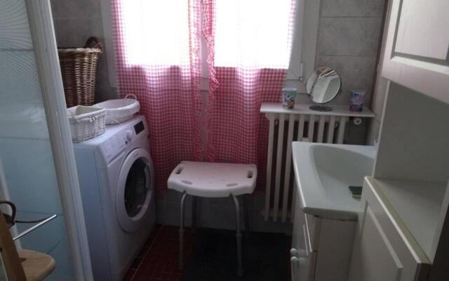 Petit nid douillet , calme avec vue sur le parc