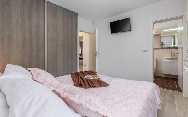 Stunning Home in Rovinj With Wifi and 2 Bedrooms