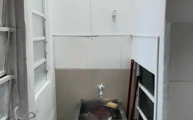 Amplo, aconchegante e pertinho de tudo