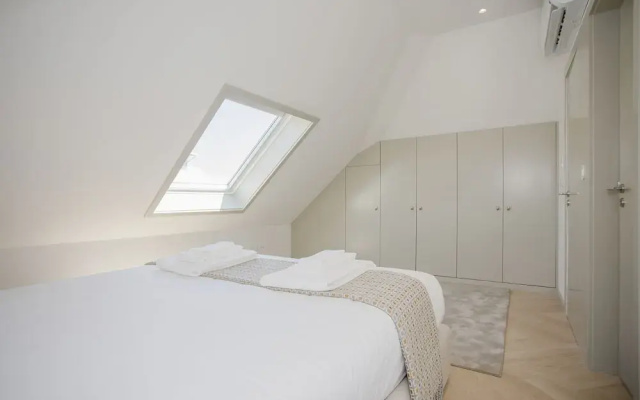 Liiiving in Porto - Luxury Beachfront Apartment VI
