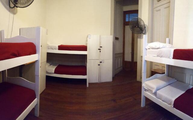 Voyage Recoleta Hostel