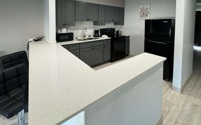 Inn & Suites Of Englewood