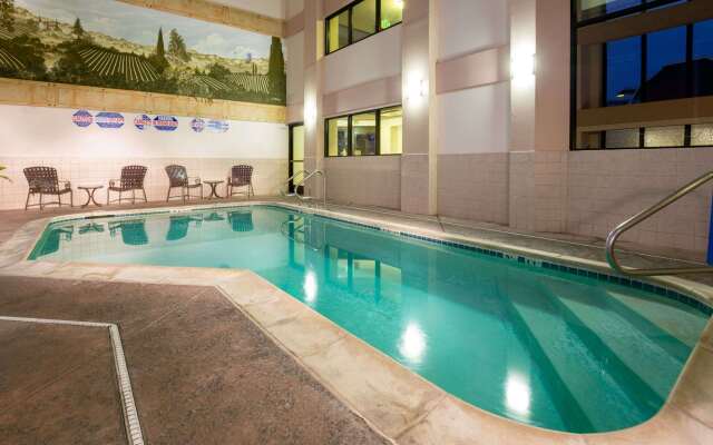 Hawthorn Suites by Wyndham Napa Valley
