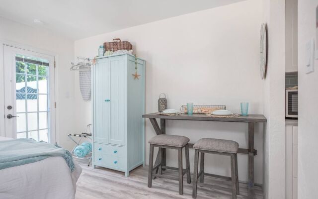 Pelican Gardens Studio 3 on Lido Key